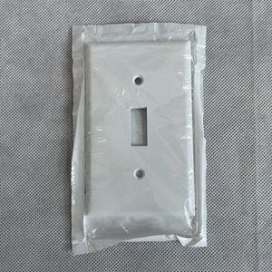 Leviton 262B Cover White Wall Light Switch Plate NIB